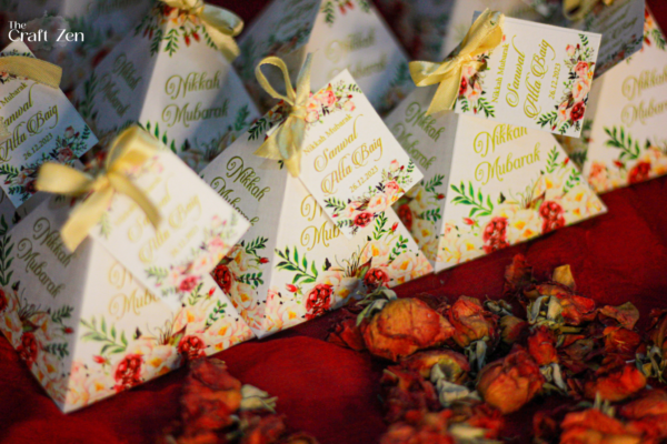 Floral Pyramid Favor Boxes - Image 2